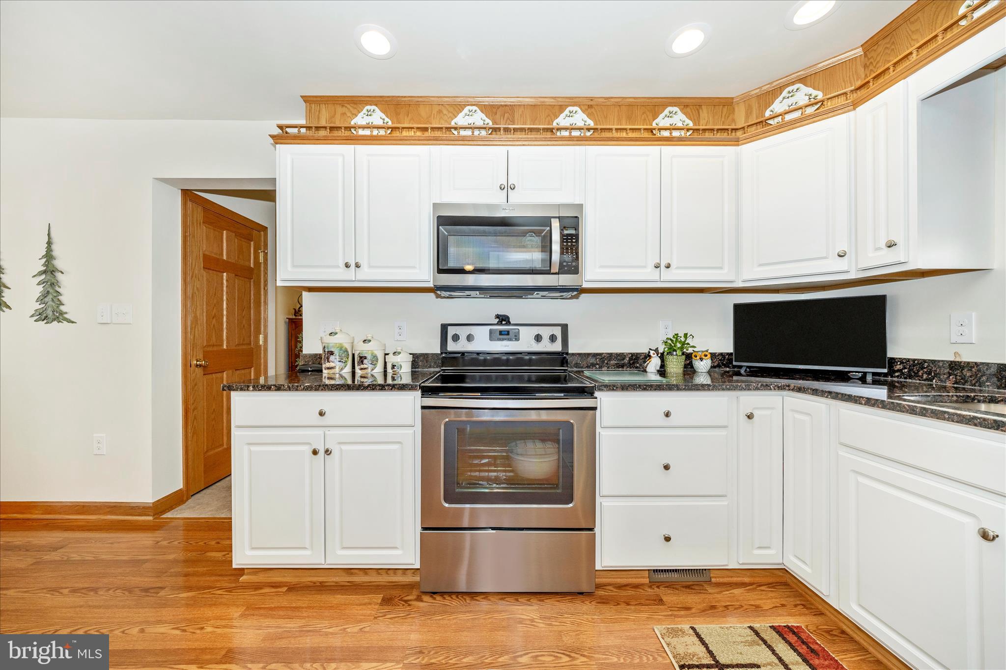 19327 Longmeadow Road Hagerstown, MD 21742 - Photo 15 of 52 Kitchen