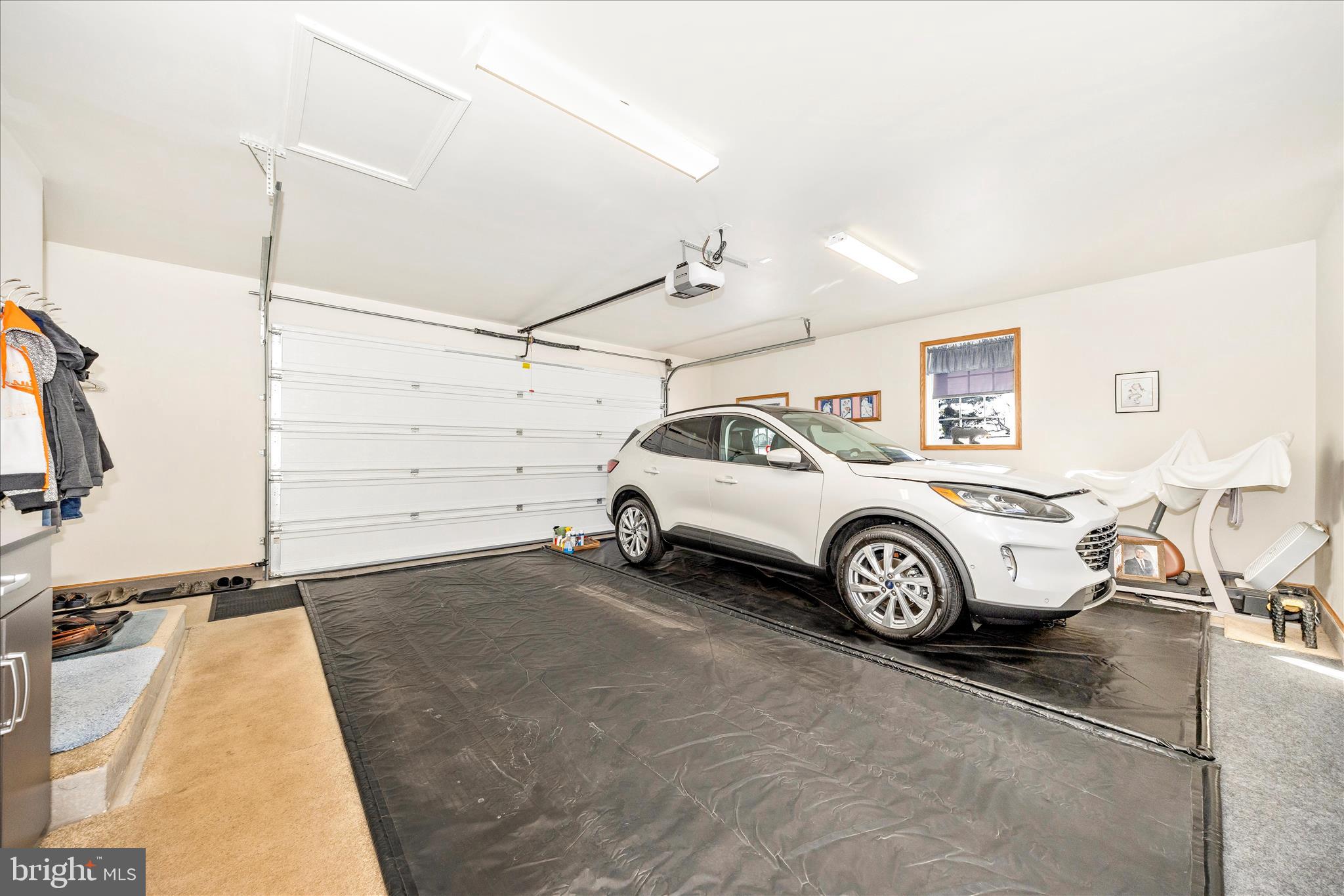 19327 Longmeadow Road Hagerstown, MD 21742 - Photo 22 of 52 Garage