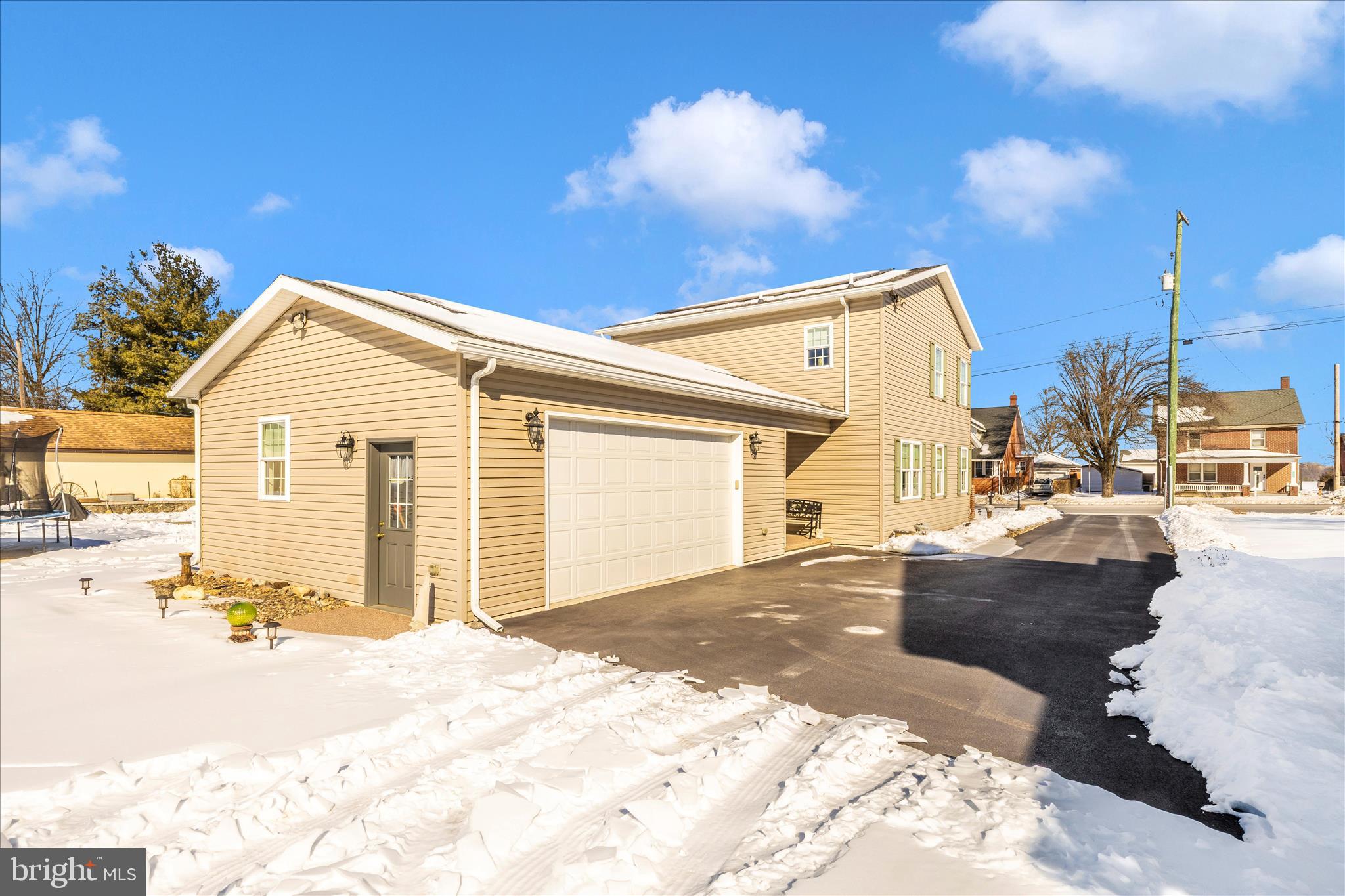 19327 Longmeadow Road Hagerstown, MD 21742 - Photo 50 of 52 Garage