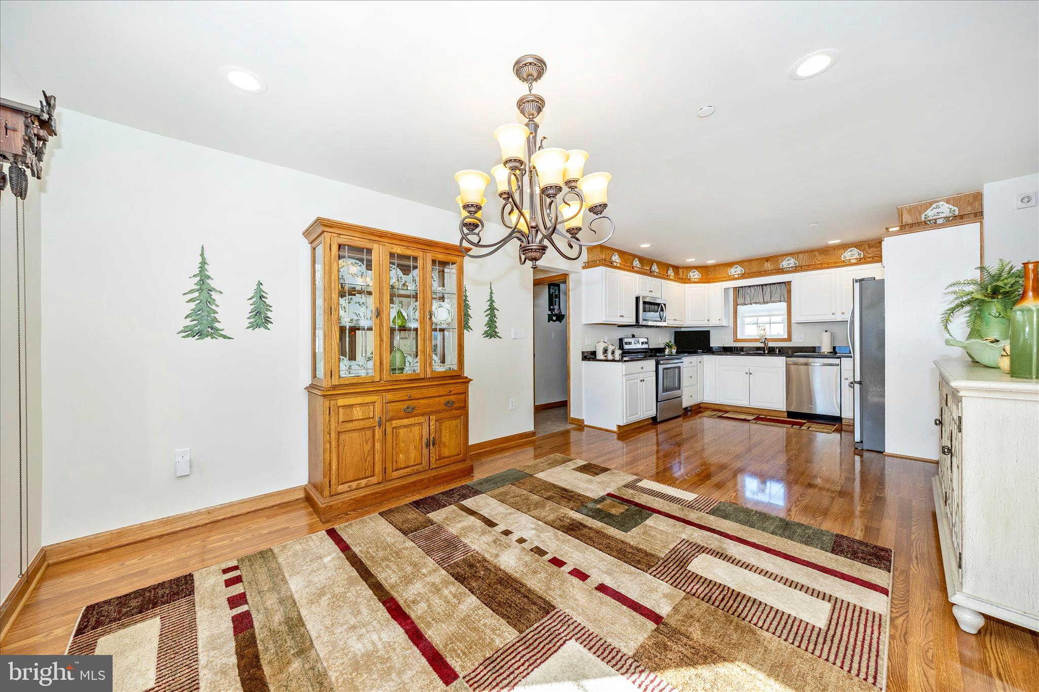 19327 Longmeadow Road Hagerstown, MD 21742 - Photo 8 of 52 Dining Room