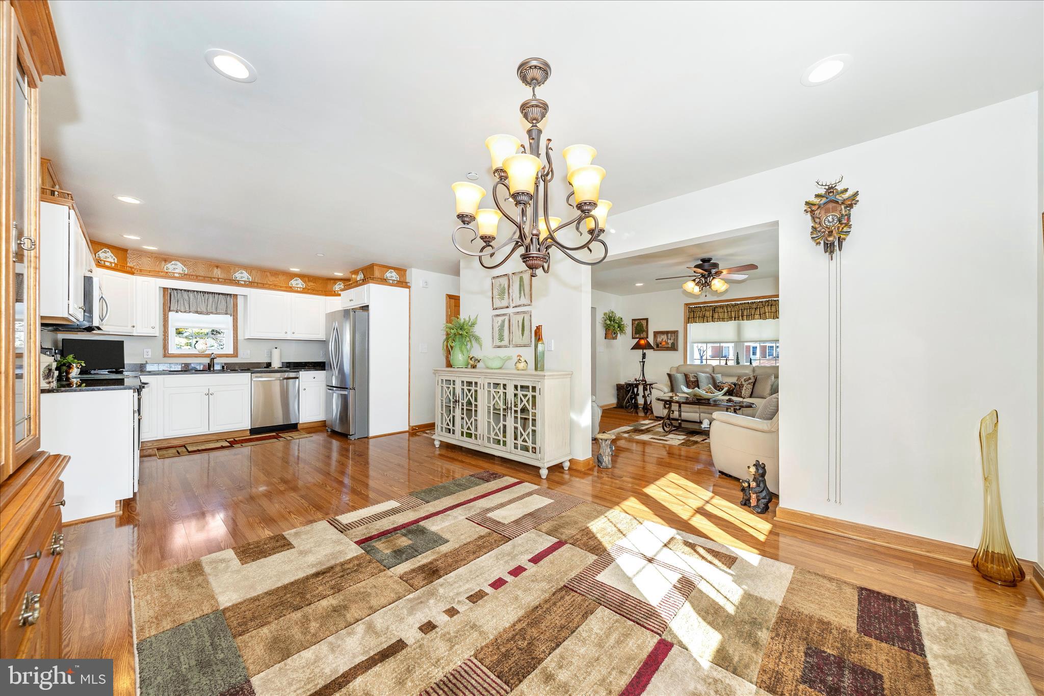 19327 Longmeadow Road Hagerstown, MD 21742 - Photo 9 of 52 Dining Room