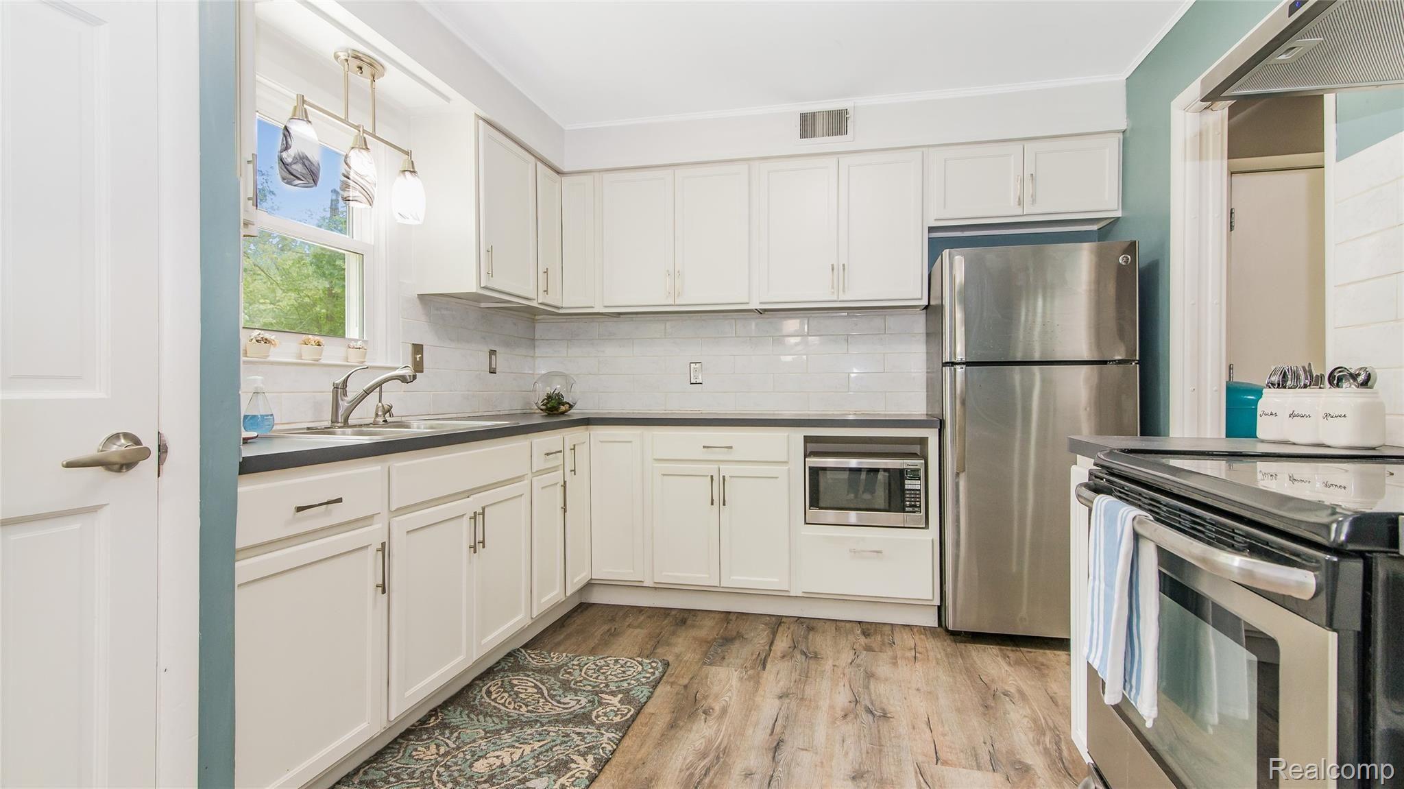 35 Payeur Road Ann Arbor, MI 48108 - Photo 29 of 36 028_29.jpg