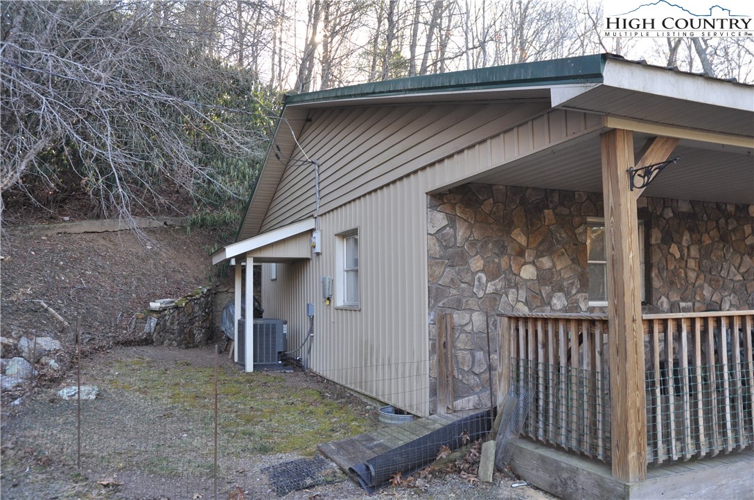491 Wolfe Road Sparta, NC 28675 - Photo 7 of 37 Gallery Image 7