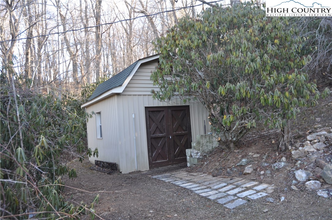 491 Wolfe Road Sparta, NC 28675 - Photo 8 of 37 Gallery Image 8