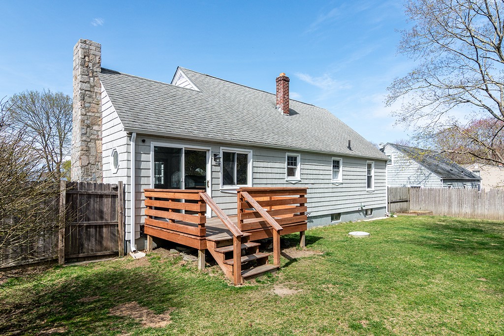 150 Lewiston Street Warwick, RI 02889 - Photo 4 of 24