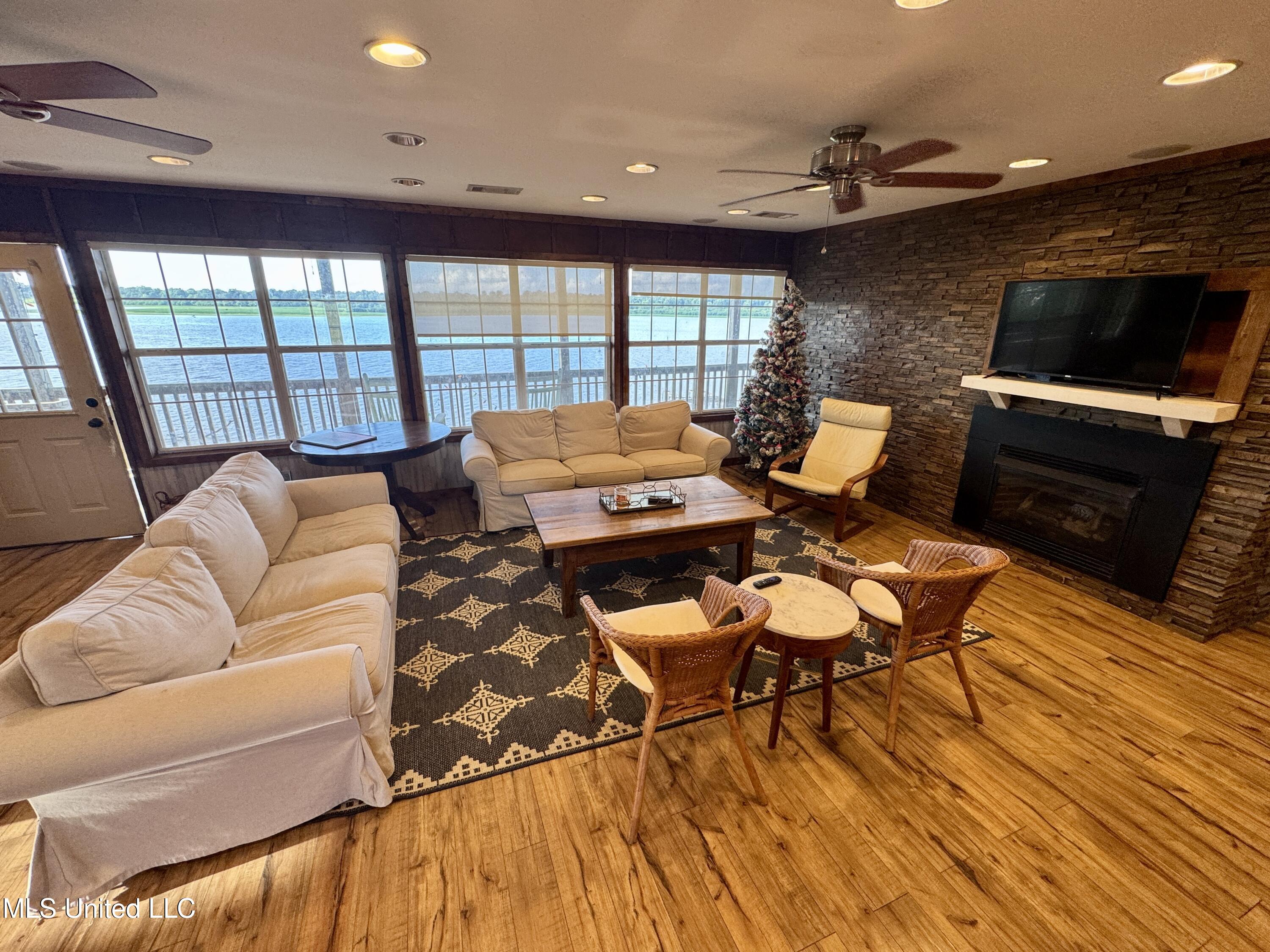 39 Greenwood Miller Road Beulah, MS 38726 - Photo 7 of 19 IMG_4567