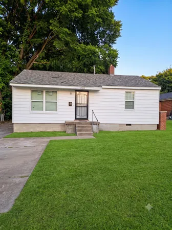 $950 | 1590 Latham Street, Memphis, TN 38106