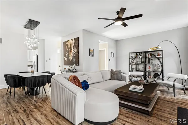 $375,000 | 4328 Maryland Avenue, Unit 5, St. Louis, MO 63108