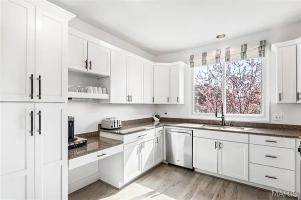 $375,000 | 4328 Maryland Avenue, Unit 5, St. Louis, MO 63108