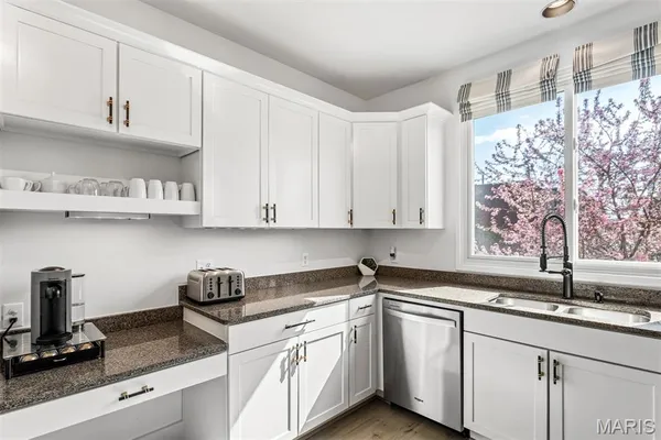 $375,000 | 4328 Maryland Avenue, Unit 5, St. Louis, MO 63108