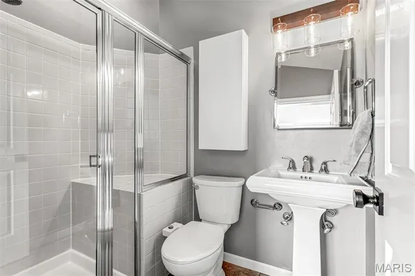 $375,000 | 4328 Maryland Avenue, Unit 5, St. Louis, MO 63108