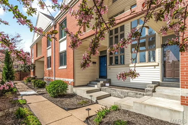 $375,000 | 4328 Maryland Avenue, Unit 5, St. Louis, MO 63108