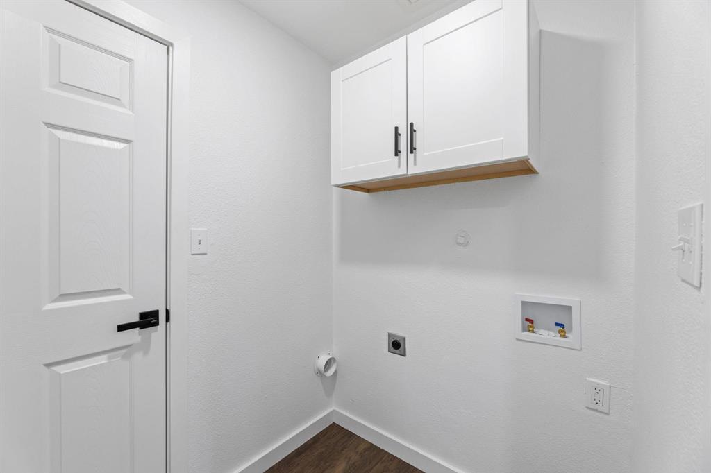 2506 Holt Road Arlington, TX 76006 - Photo 13 of 28