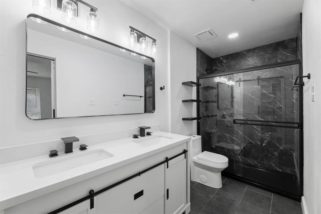 2506 Holt Road Arlington, TX 76006 - Photo 17 of 28