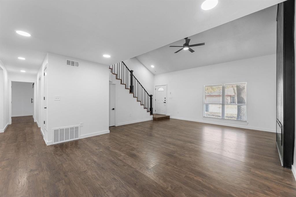 2506 Holt Road Arlington, TX 76006 - Photo 7 of 28