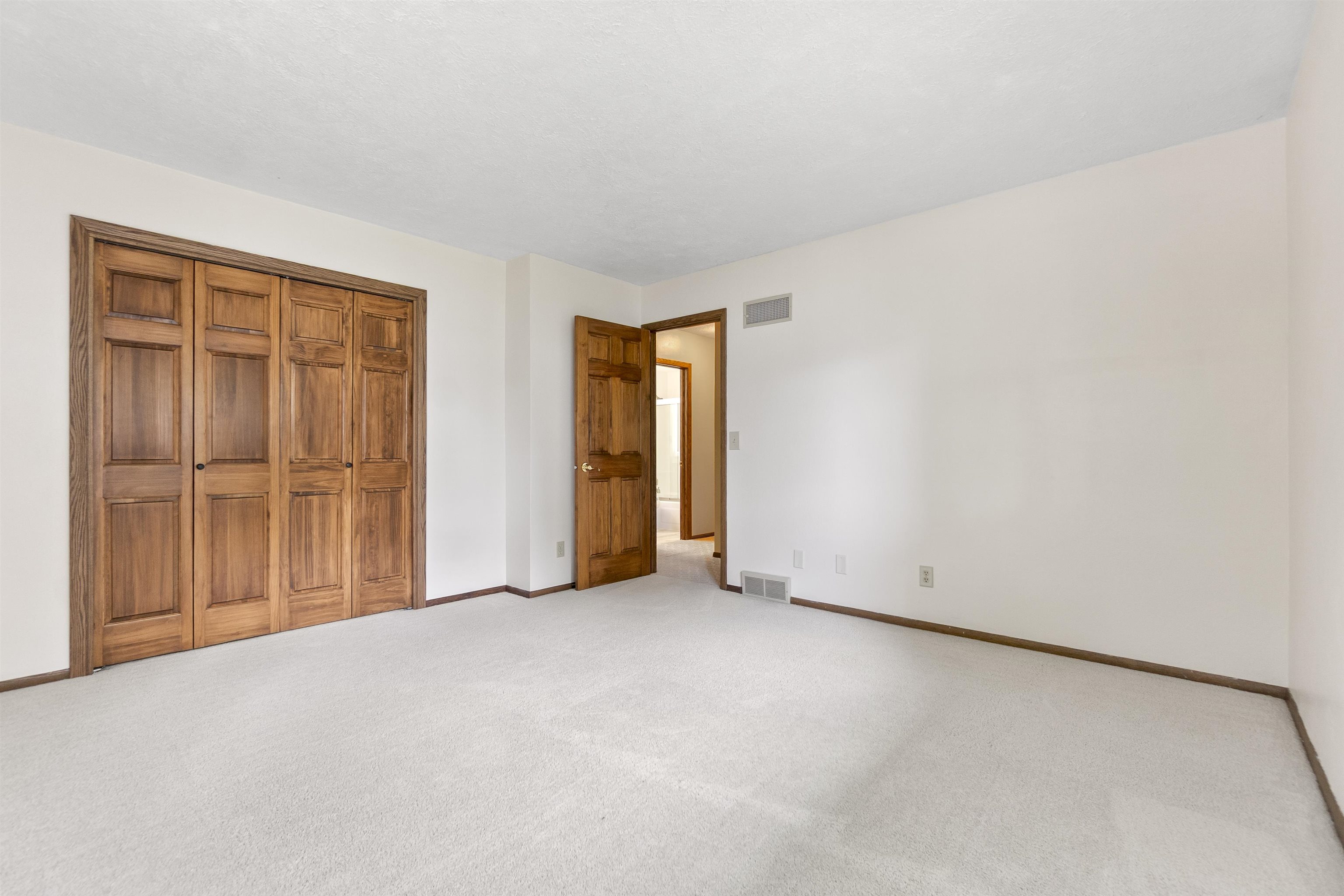 323 Old Pioneer Road Fond du Lac, WI 54935 - Photo 19 of 51