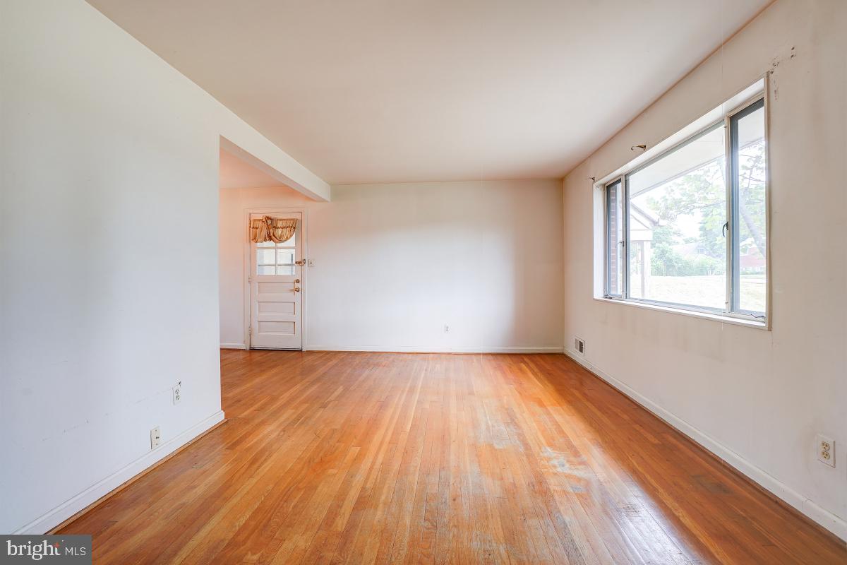 5912 Flanders Street Springfield, VA 22150 - Photo 7 of 35
