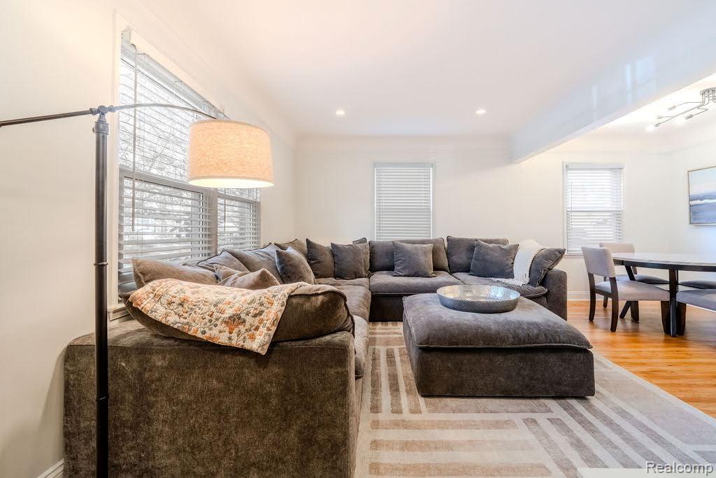 1627 Columbia Road Berkley, MI 48072 - Photo 10 of 33 DSC09375-HDR.jpg