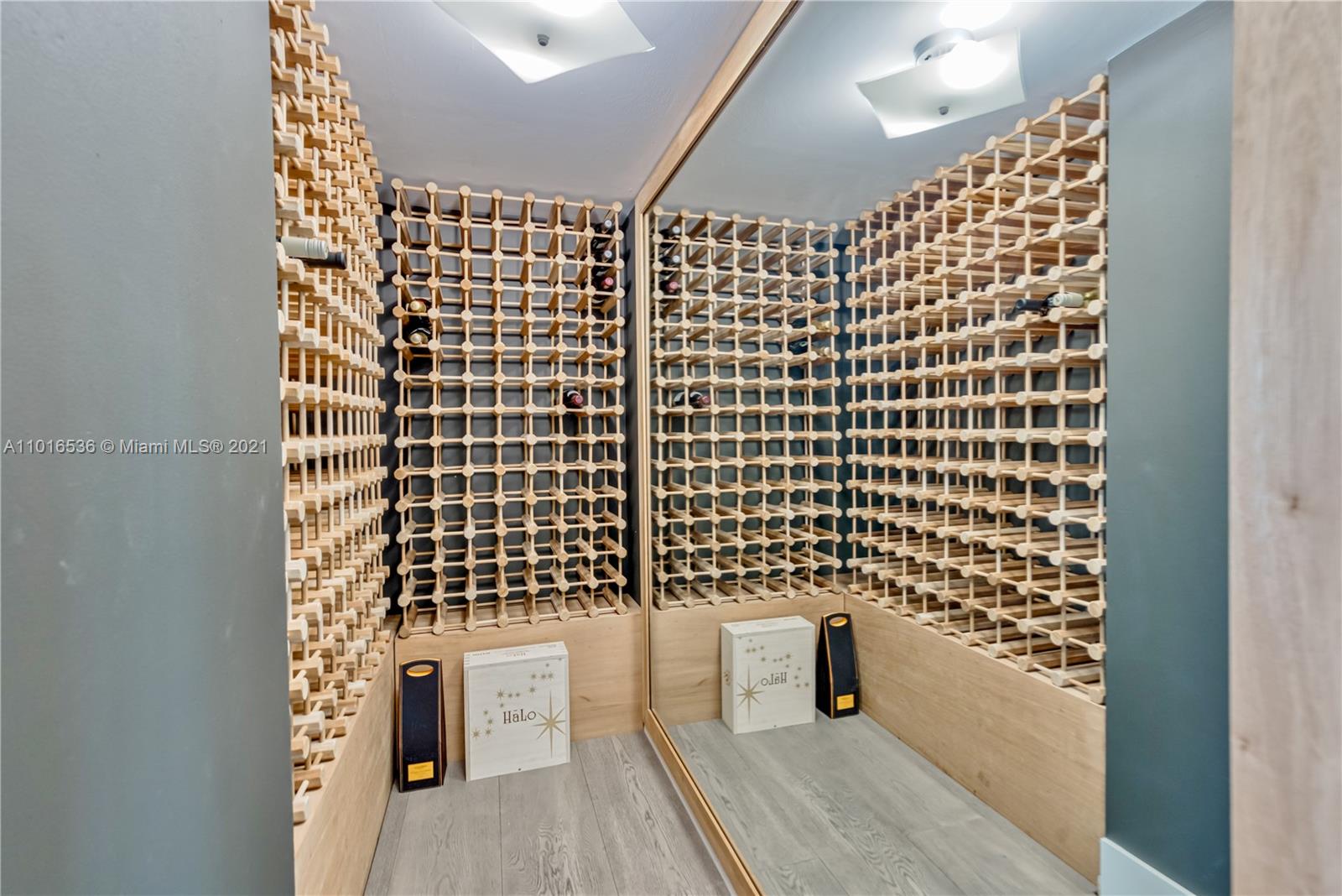 900 Brickell Key Boulevard, Unit PH4 Miami, FL 33131 - Photo 29 of 79