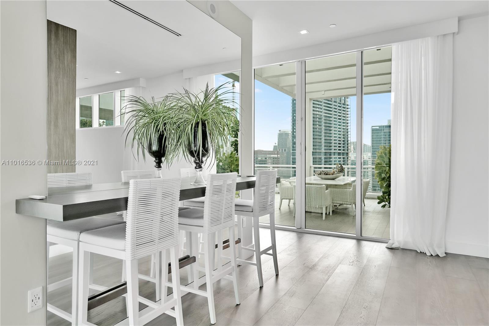 900 Brickell Key Boulevard, Unit PH4 Miami, FL 33131 - Photo 35 of 79