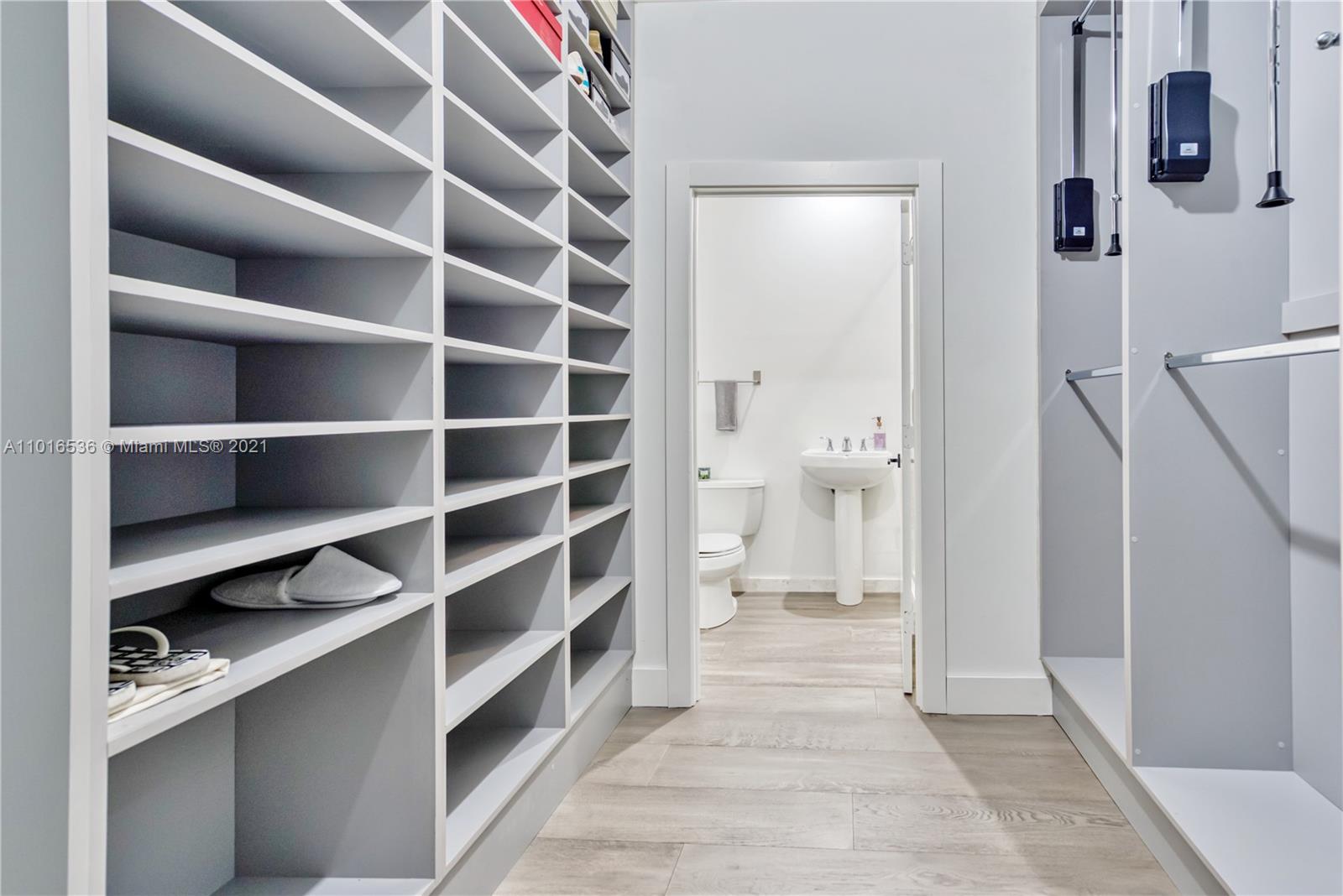 900 Brickell Key Boulevard, Unit PH4 Miami, FL 33131 - Photo 68 of 79 a view of bathroom