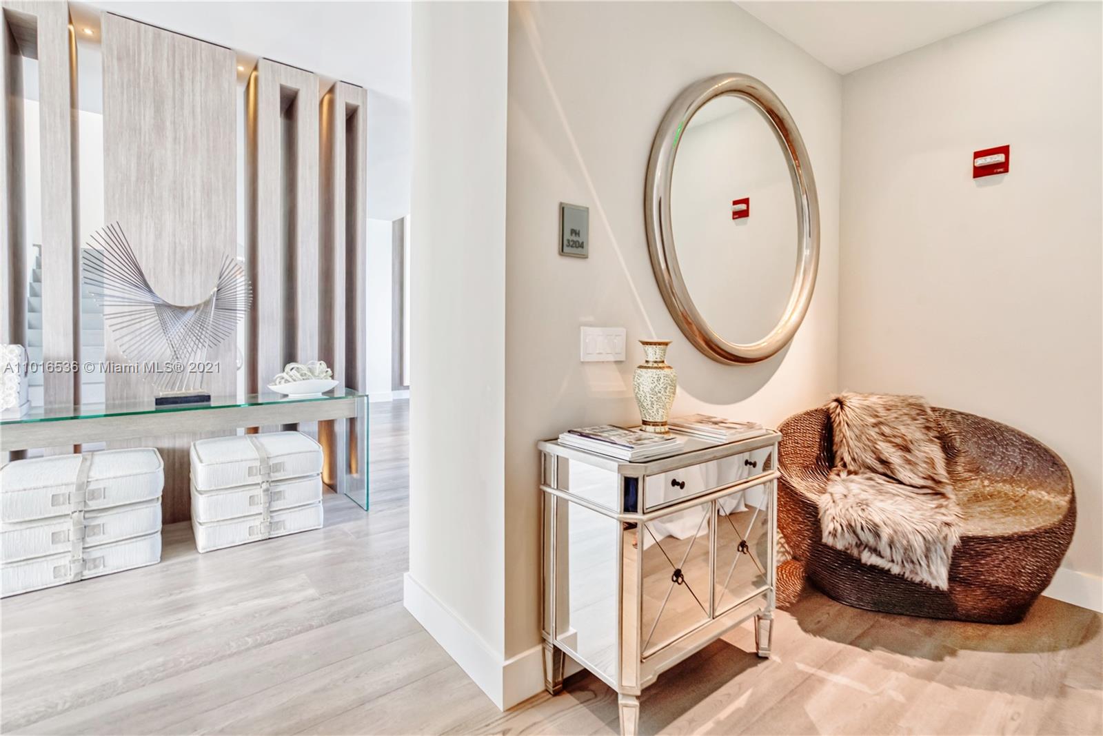 900 Brickell Key Boulevard, Unit PH4 Miami, FL 33131 - Photo 7 of 79