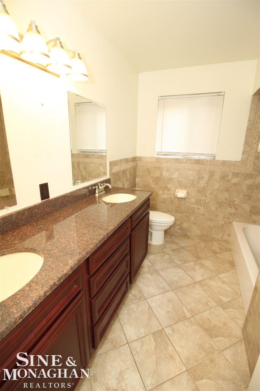 781 Harcourt Road Grosse Pointe, MI 48230 - Photo 11 of 36