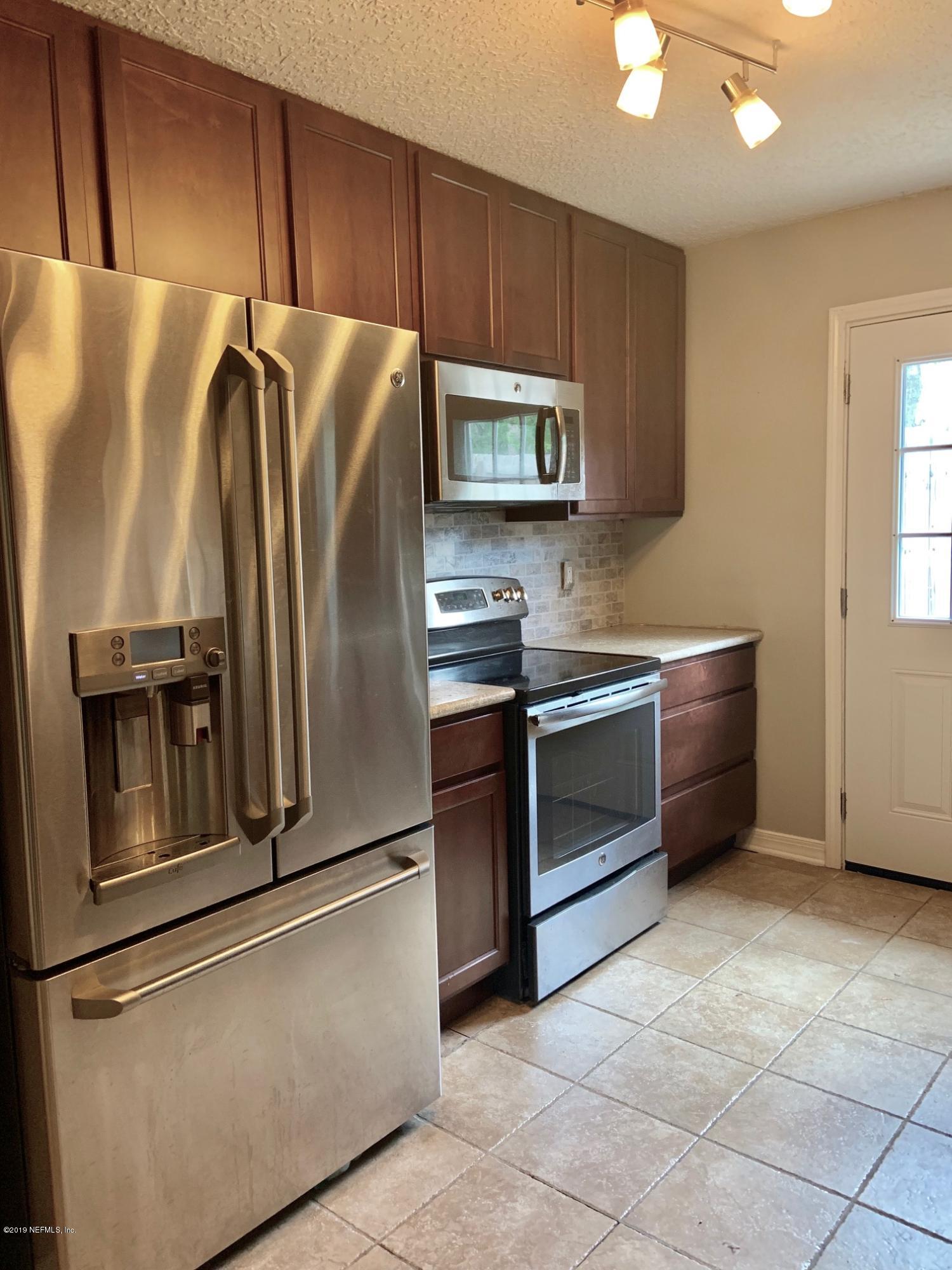 2616 Spring Park Road Jacksonville, FL 32207 - Photo 19 of 25 Kitchen