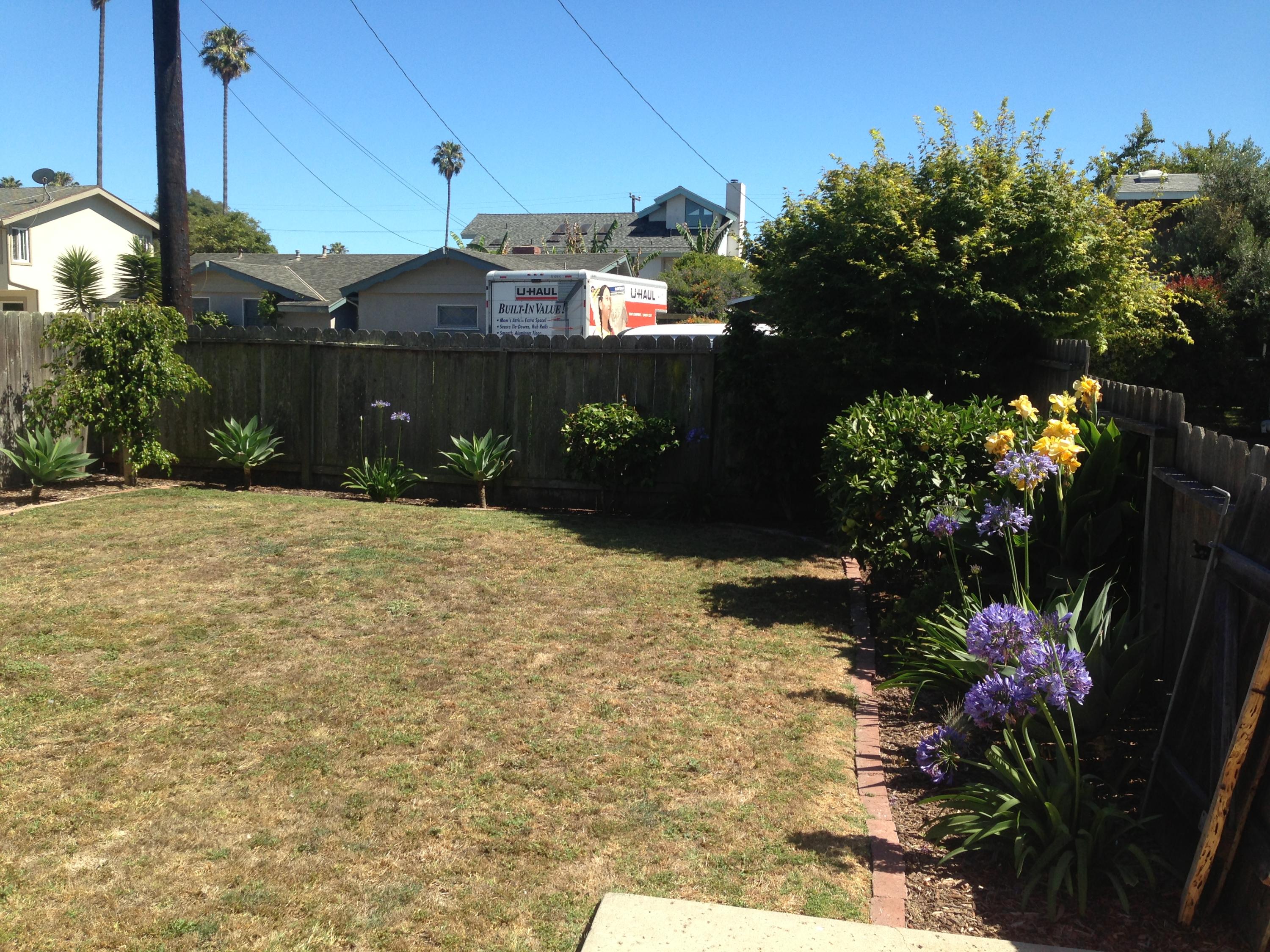 6870 Pasado Road Goleta, CA 93117 - Photo 11 of 12 Fenced Front Yard