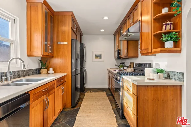 $1,895,000 | 3344 Delaware Avenue, Santa Monica, CA 90404