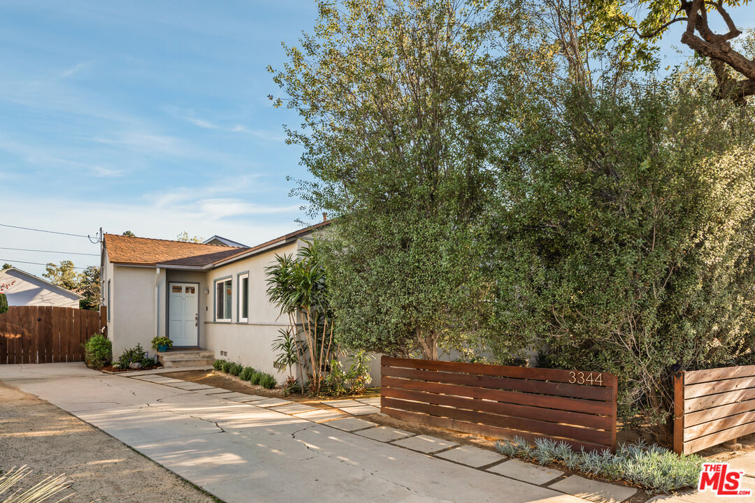 3344 Delaware Avenue Santa Monica, CA 90404 - Photo 5 of 28 a view of house and outdoor space