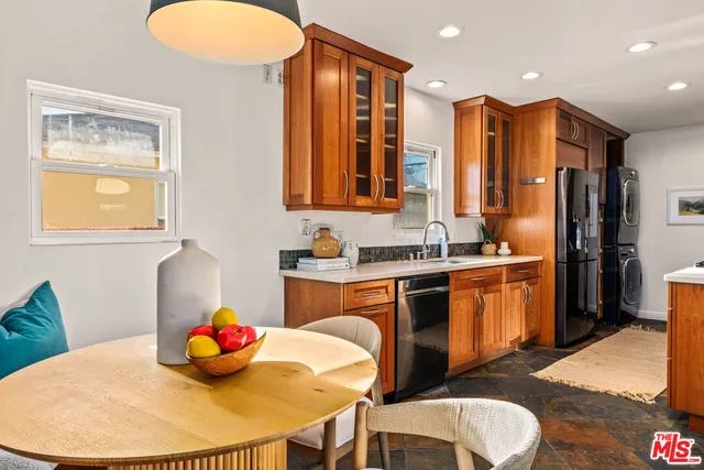 $1,895,000 | 3344 Delaware Avenue, Santa Monica, CA 90404