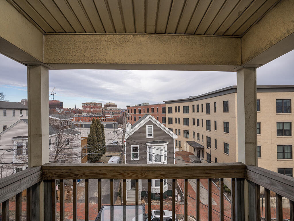 28 High Street Portland, ME 04101 - Photo 29 of 36 Unit 7 Front Deck
