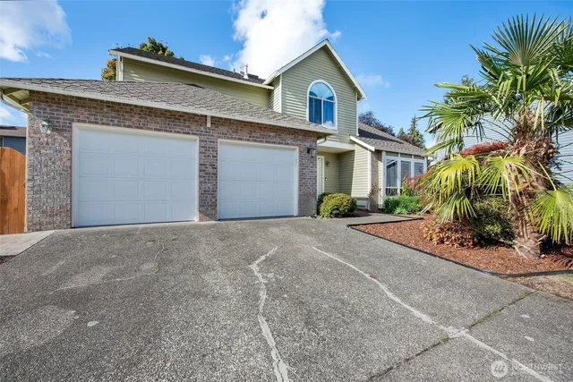 $3,600 | 21439 129th Place Southeast, Kent, WA 98031