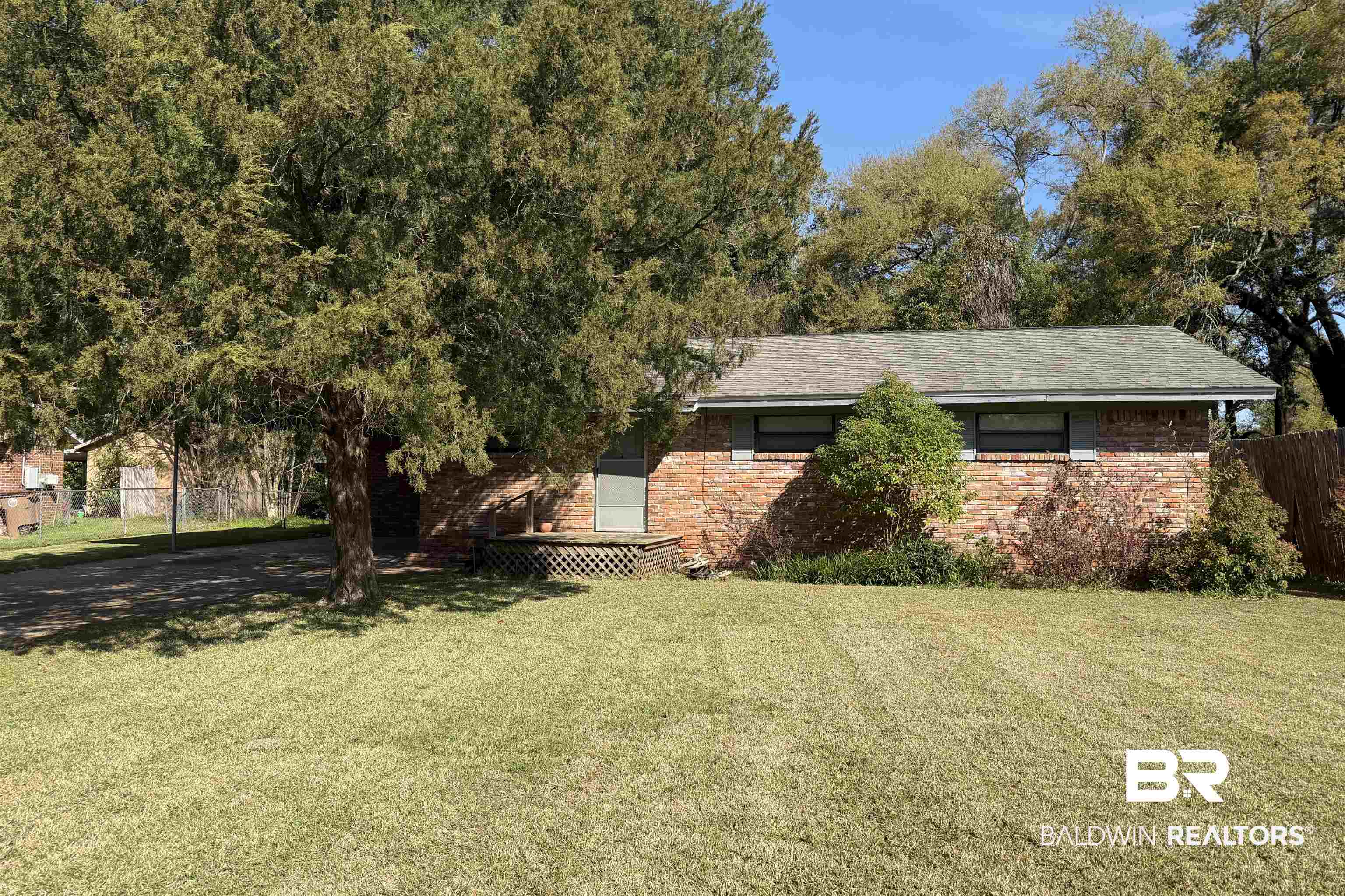 5408 Colonial Circle North Mobile, AL 36618 - Photo 1 of 3 Gallery Image 1