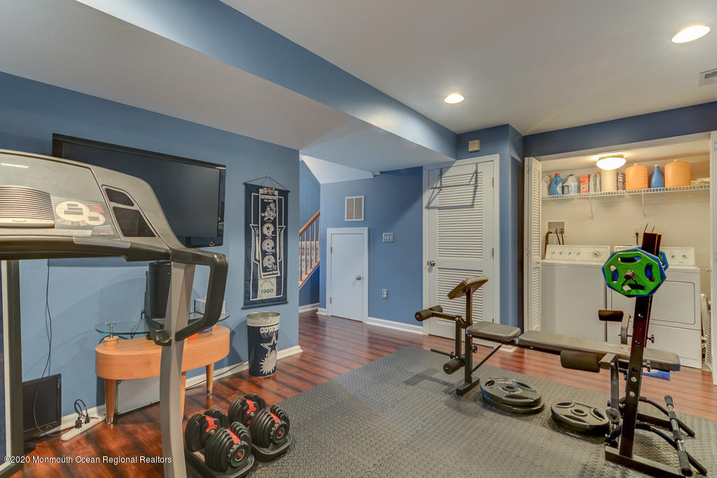 55 Saxton Road Farmingdale, NJ 07727 - Photo 5 of 23