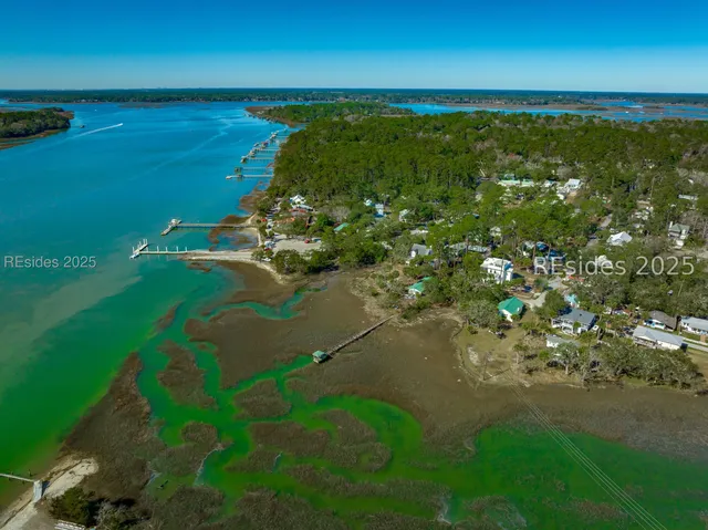 $950,000 | 8 Croaker Street, Bluffton, SC 29910