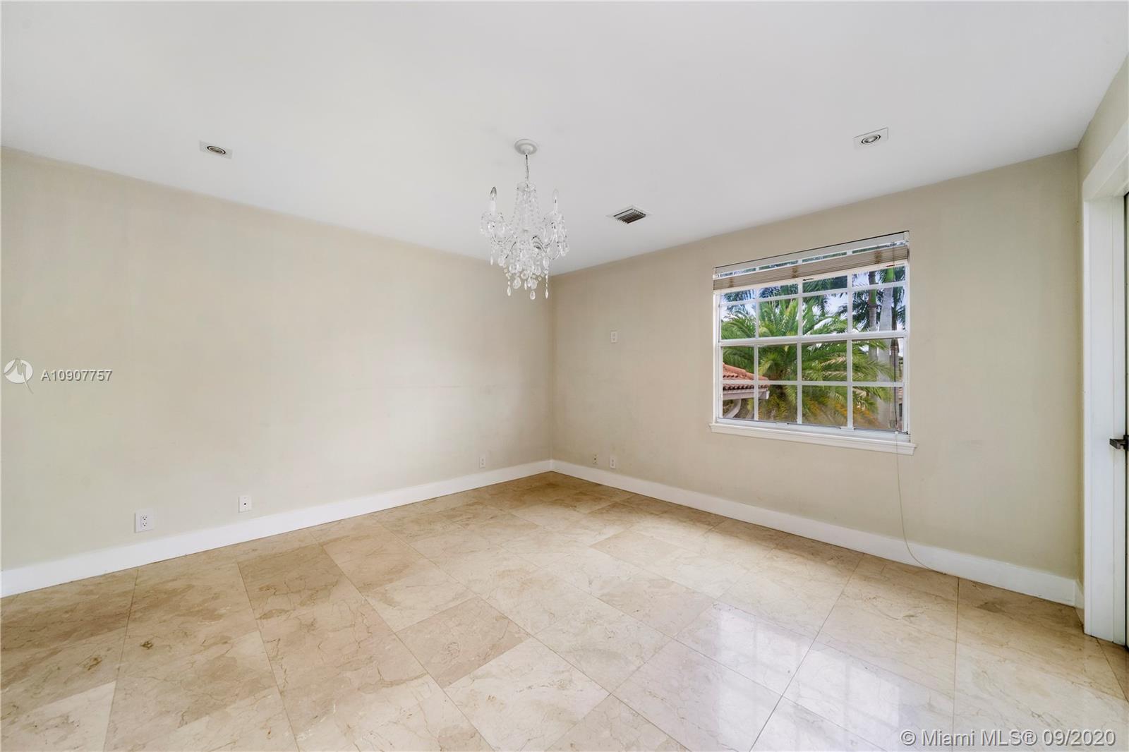 2467 Eagle Run Drive Weston, FL 33327 - Photo 23 of 33 an empty room with a window