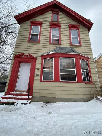 $950 | 235 High Street, Buffalo, NY 14204