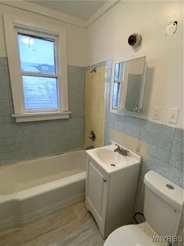 $1,050 | 235 High Street, Buffalo, NY 14204