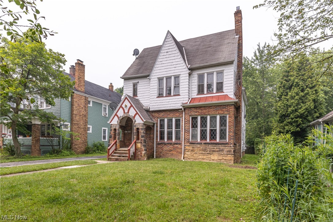 2320 Ashurst Road University Heights, OH 44118 - Photo 21 of 22