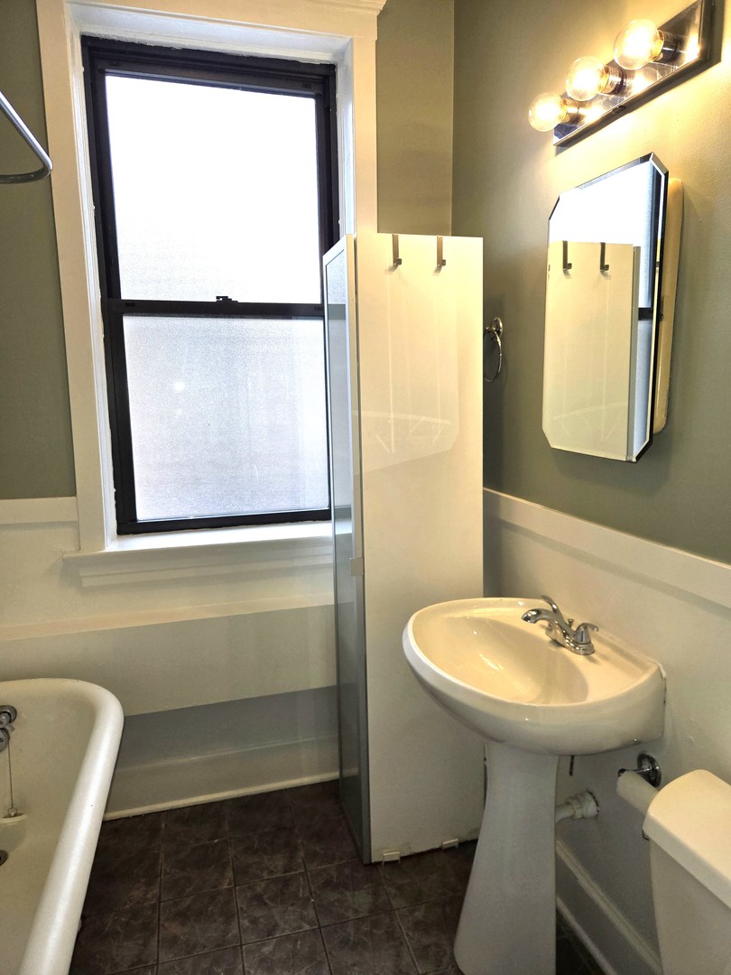 5208 North Clark Street, Unit 3 Chicago, IL 60640 - Photo 12 of 15