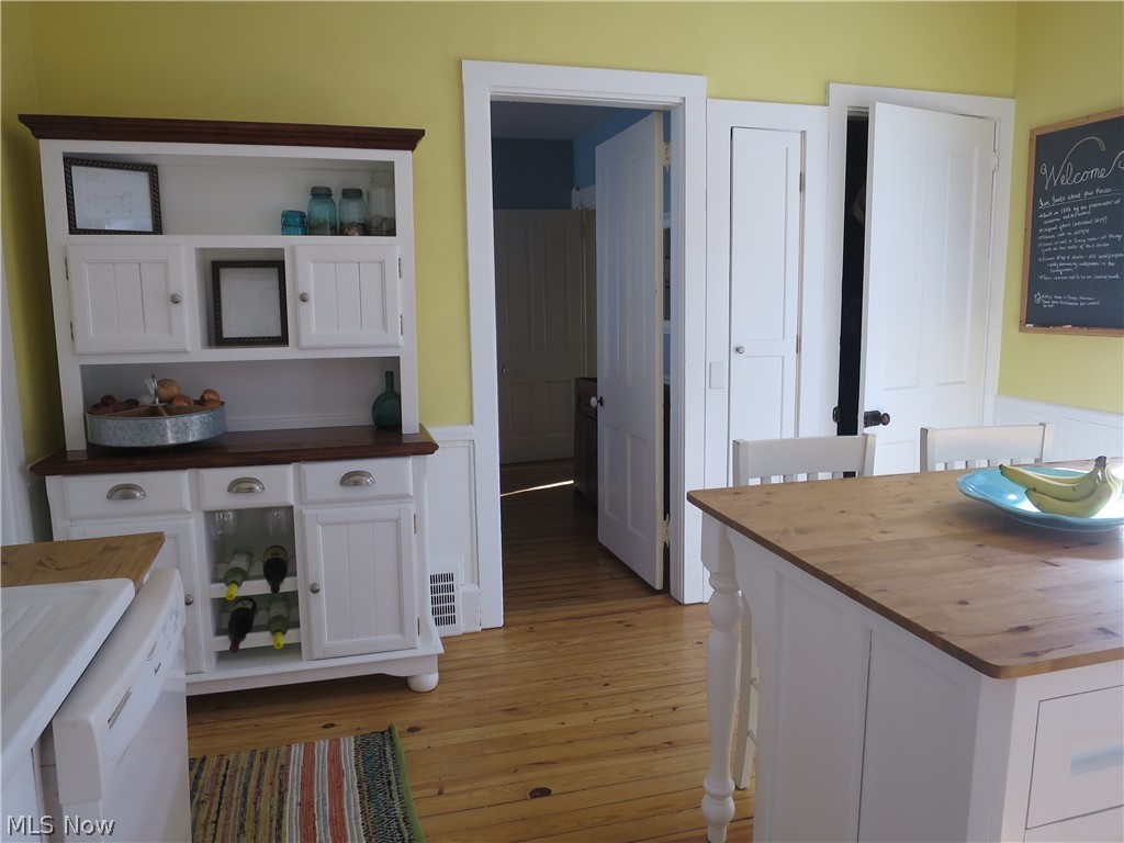 4143 Bluestone Road Cleveland, OH 44121 - Photo 17 of 34