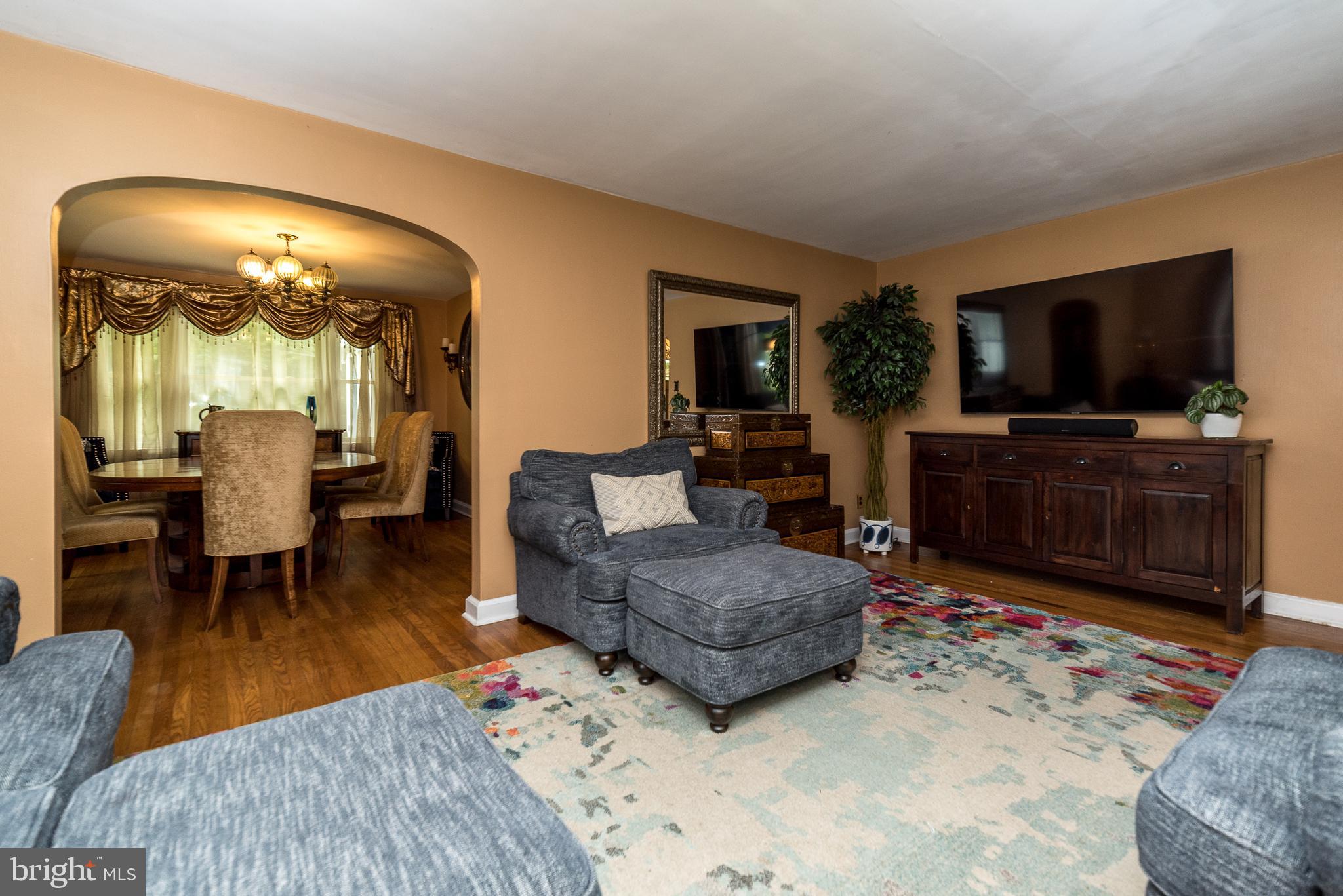 1122 Burmont Road Drexel Hill, PA 19026 - Photo 15 of 53 Living Room
