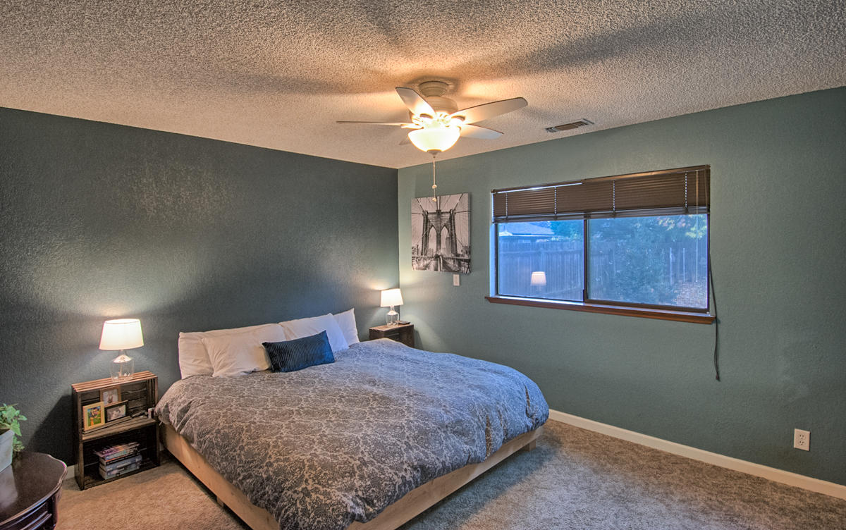 1077 Woodside Meadows Road Redding, CA 96002 - Photo 12 of 25 Master Bedroom