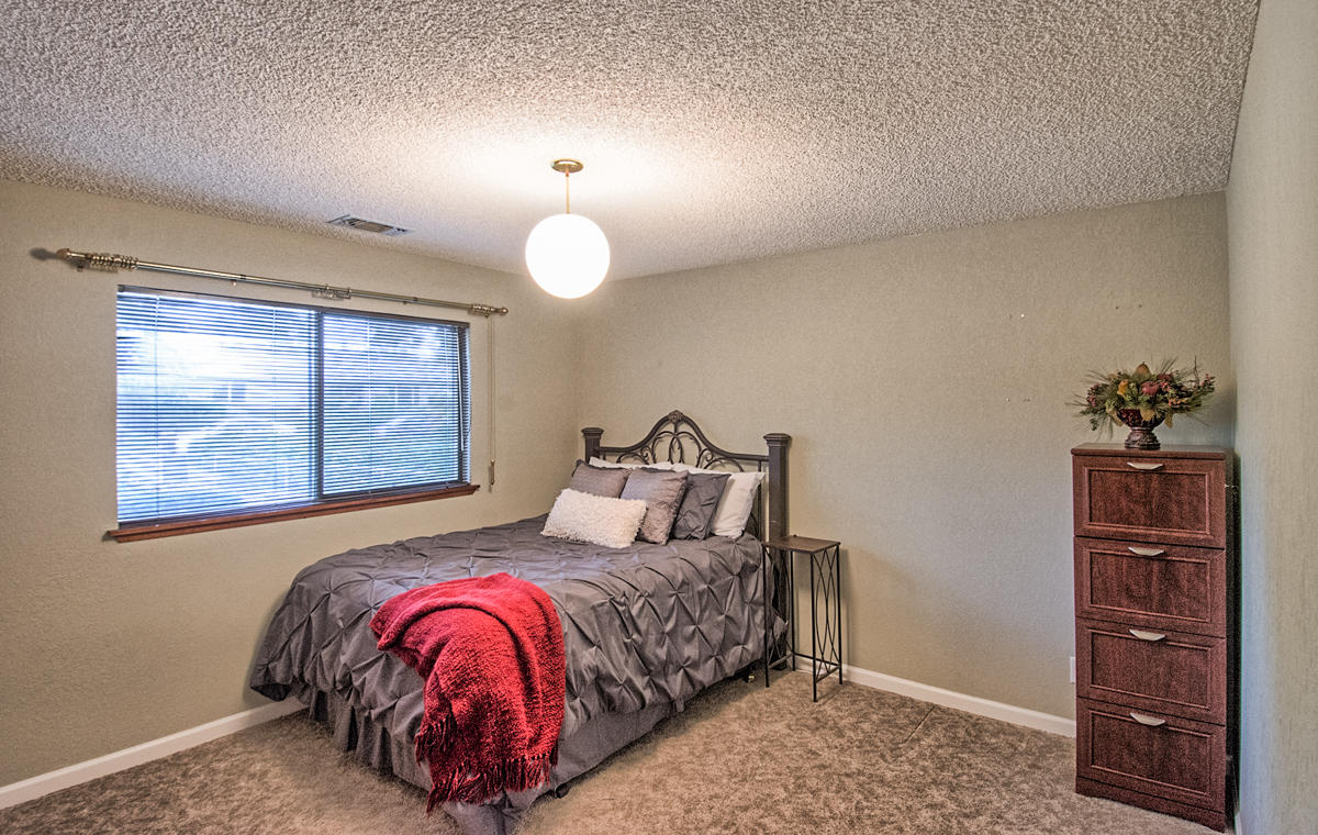 1077 Woodside Meadows Road Redding, CA 96002 - Photo 17 of 25 Bedroom 2