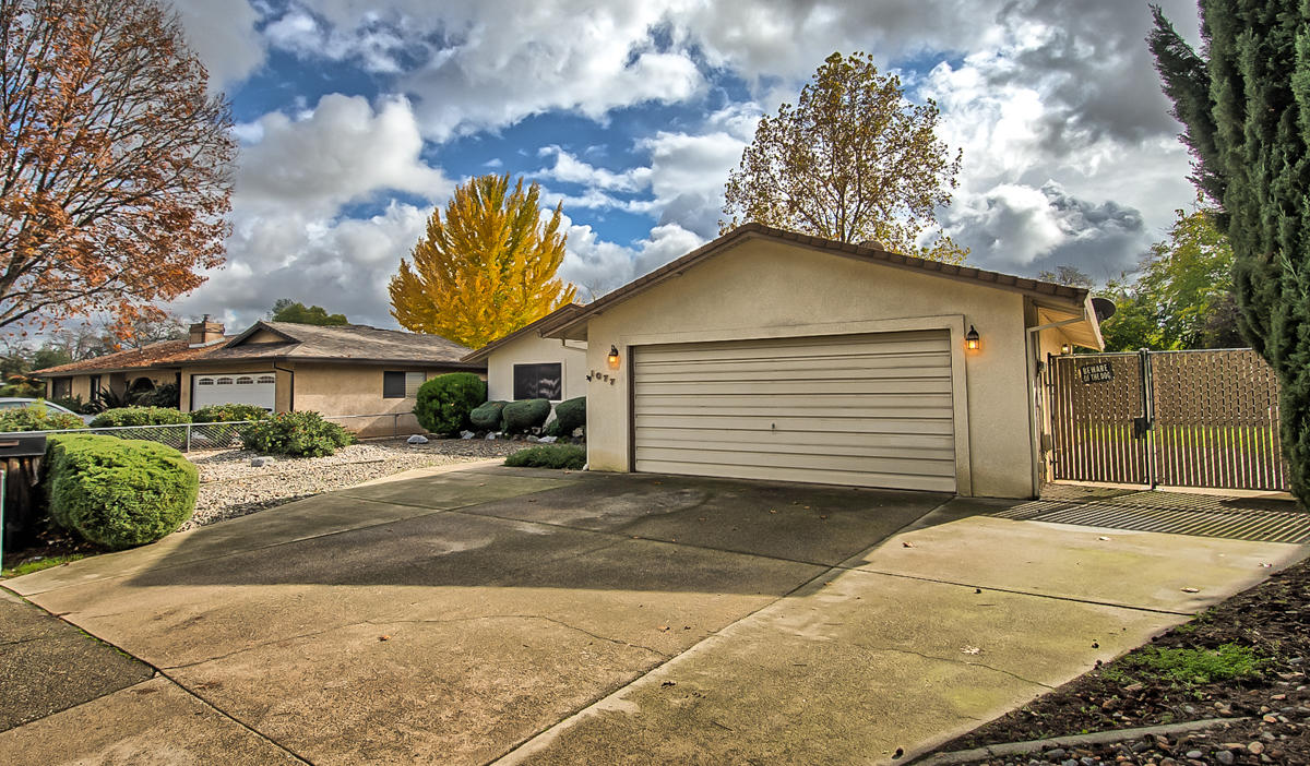 1077 Woodside Meadows Road Redding, CA 96002 - Photo 2 of 25 Gated RV parking
