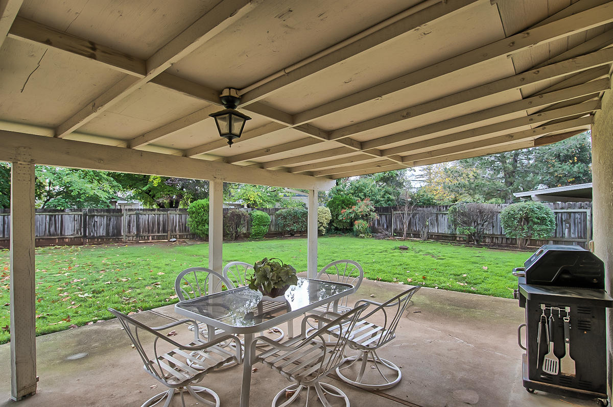 1077 Woodside Meadows Road Redding, CA 96002 - Photo 21 of 25 Covered Patio
