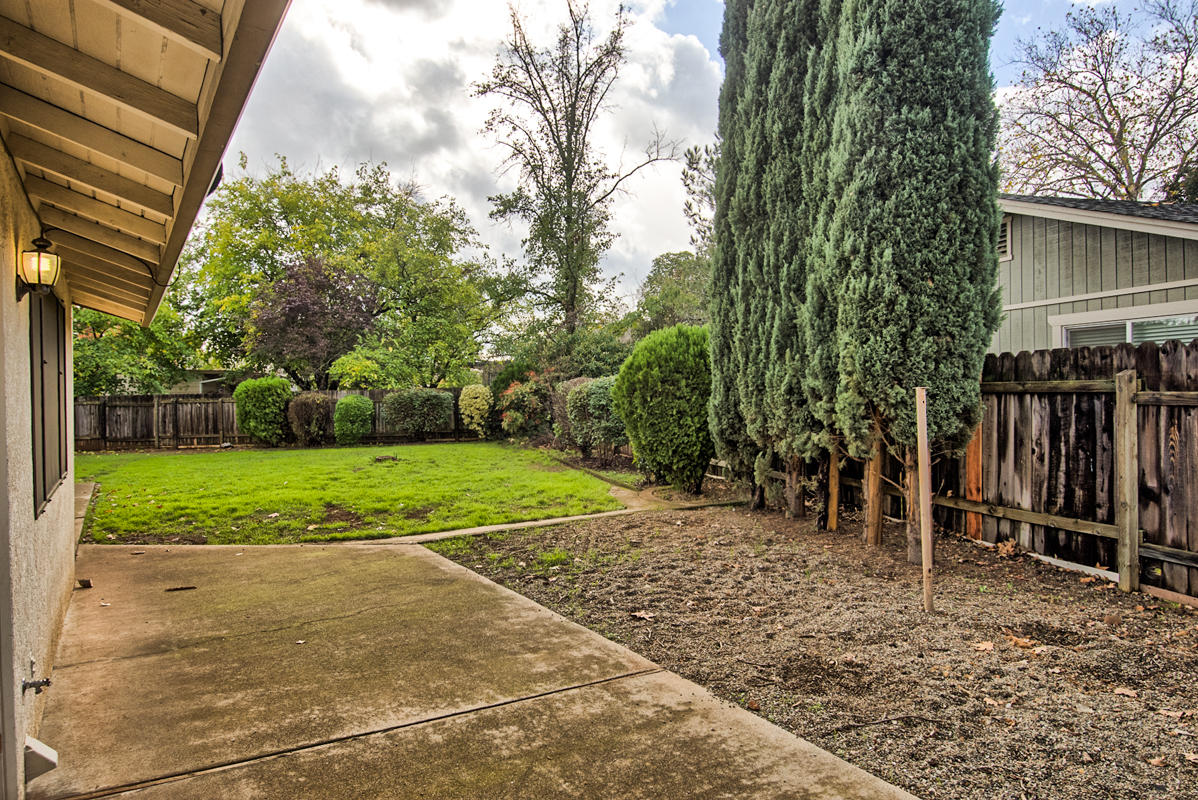1077 Woodside Meadows Road Redding, CA 96002 - Photo 24 of 25 RV Parking