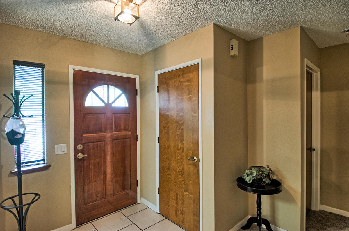 1077 Woodside Meadows Road Redding, CA 96002 - Photo 4 of 25 Coat Closet
